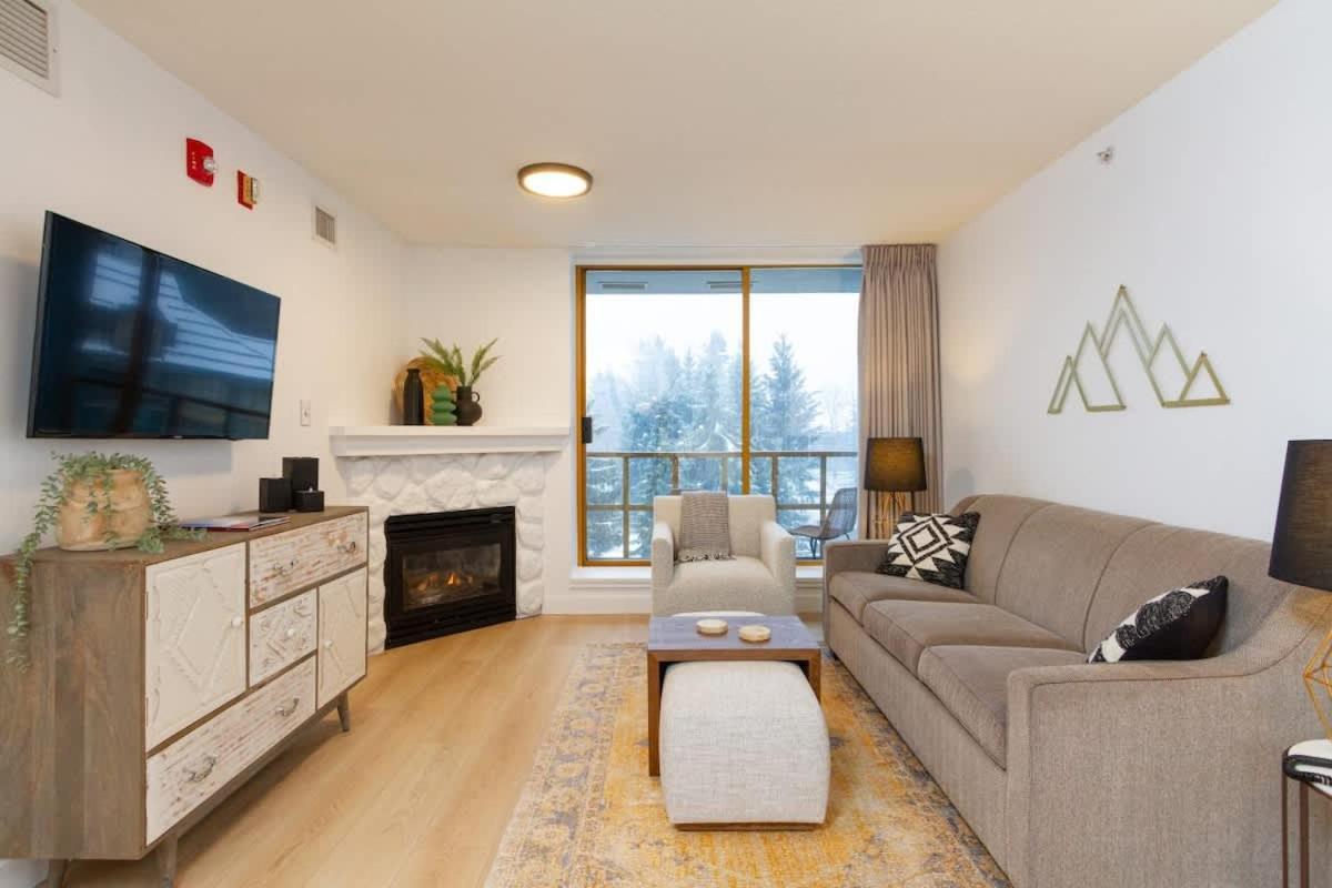Renovated 1Bed-1Bath In Village With Pool, Hot Tub, And Sauna Уистлер Экстерьер фото